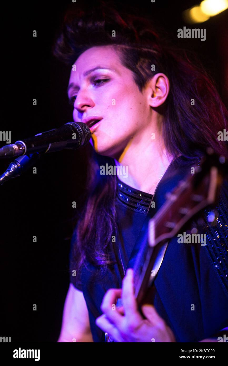 Shara Singer My brightest diamond project hi-res stock photography and images - Alamy