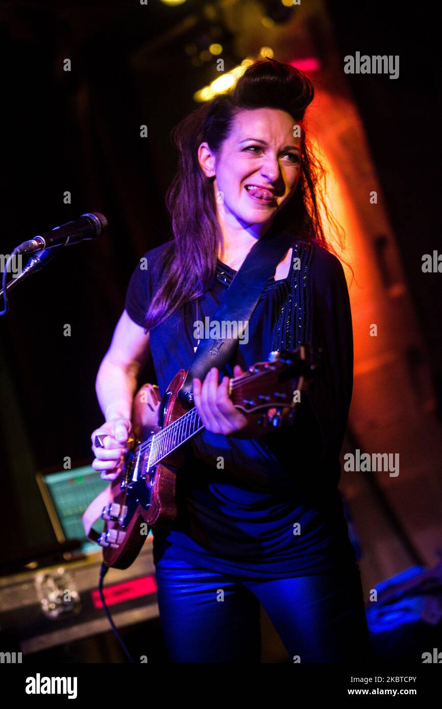 Shara Singer Brightest hi-res stock photography and images - Alamy