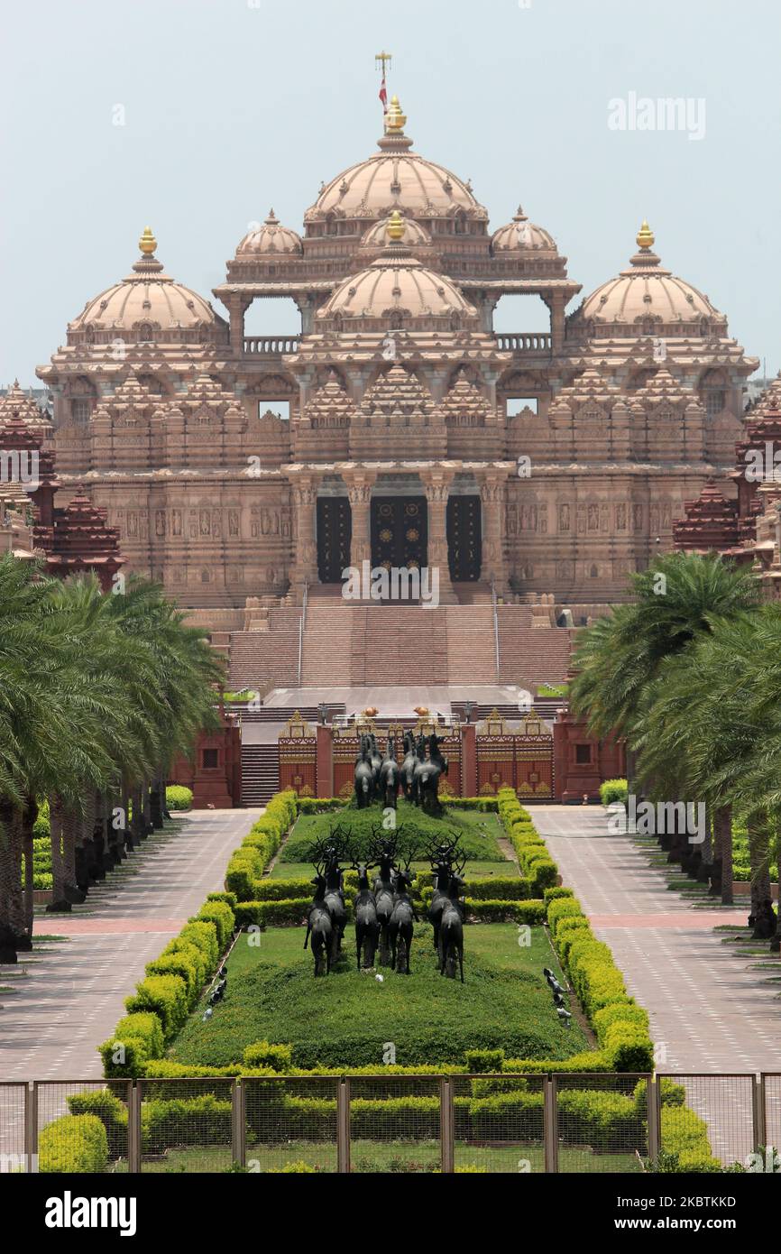 Iconic akshardham temple of delhi hi-res stock photography and images ...