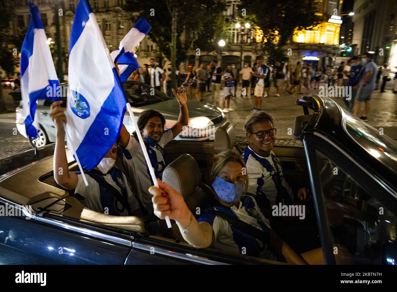 Supporters of FC Porto celebrate the win of Primeira Liga title, in Porto, Portugal, on July 16, 2020. (Photo by Rita Franca/NurPhoto) Stock Photo