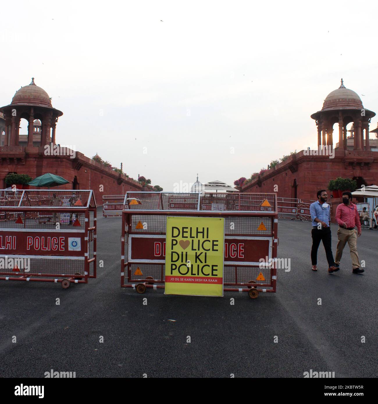 A deserted view of Rajpath on July 18, 2020 in New Delhi as it remains closed to curb the spread of coronavirus in the national capital. Amid the threat of coronavirus spread, the India Gate and Rajpath leading to Presidents estate has been closed for the visitors till further notice. The shut down comes in a bid to curb mass gathering and public exposure to avoid the transmission of COVID-19 virus. (Photo by Mayank Makhija/NurPhoto) Stock Photo