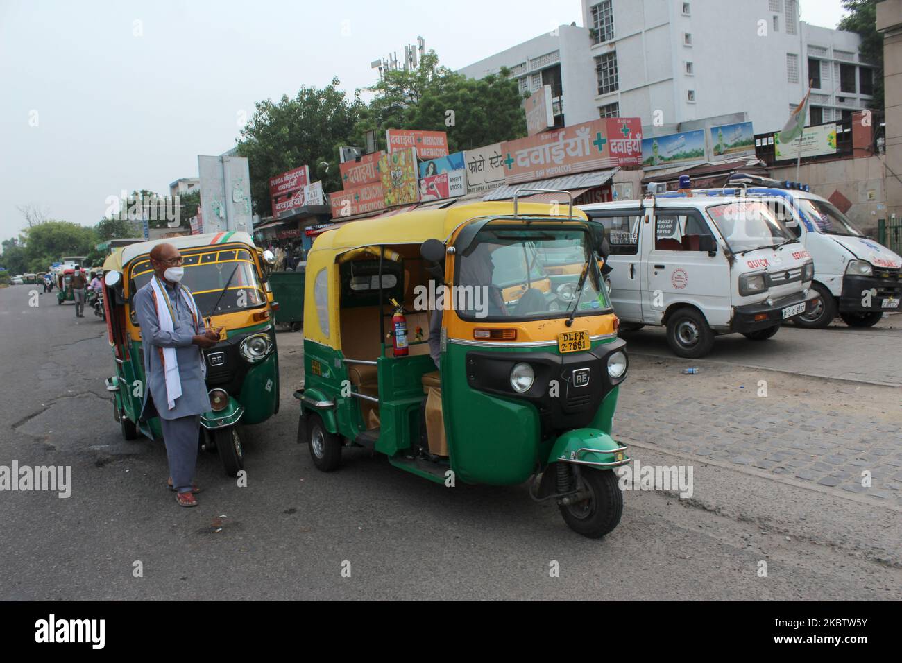 Delhi metro phase 1 hi-res stock photography and images - Alamy