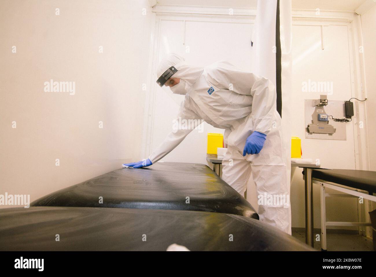 Walk In Testing Walk in testing centre hi-res stock photography and images - Alamy