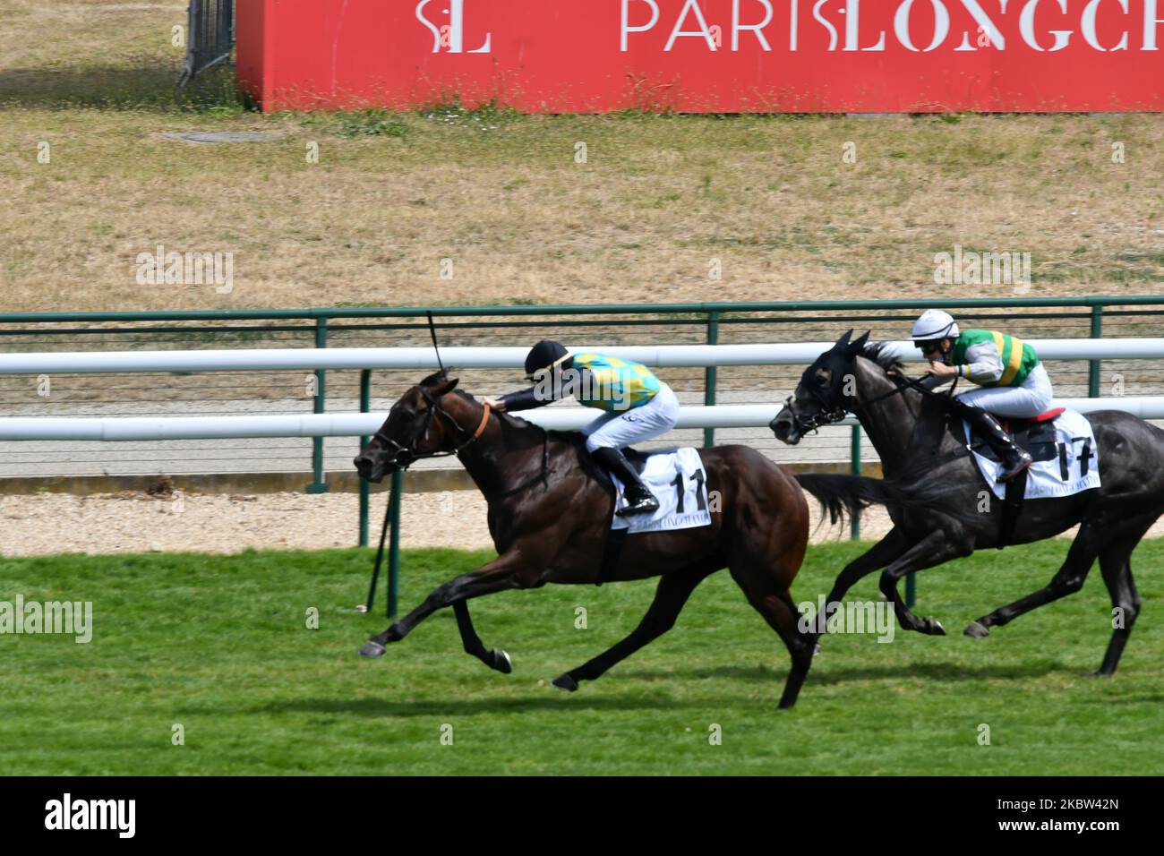 Paris france horse racing racetrack hi-res stock photography and images ...