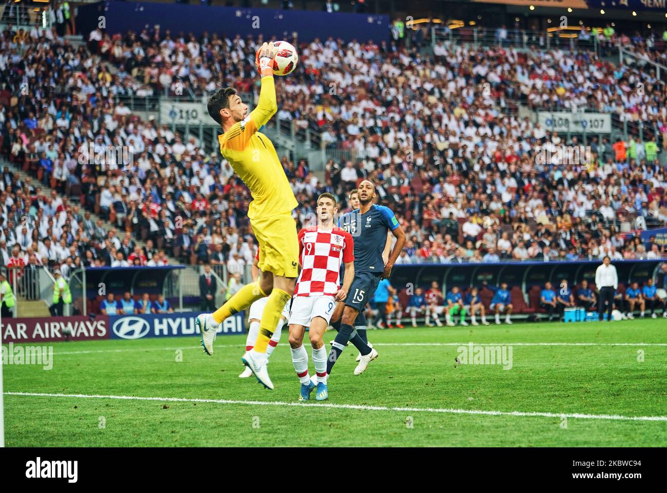 Hugo Lloris of France catching the ball during the FIFA World Cup match France versus Croatia at Luzhniki Stadium, Moscow, Russia on July 15, 2018. (Photo by Ulrik Pedersen/NurPhoto) Stock Photo