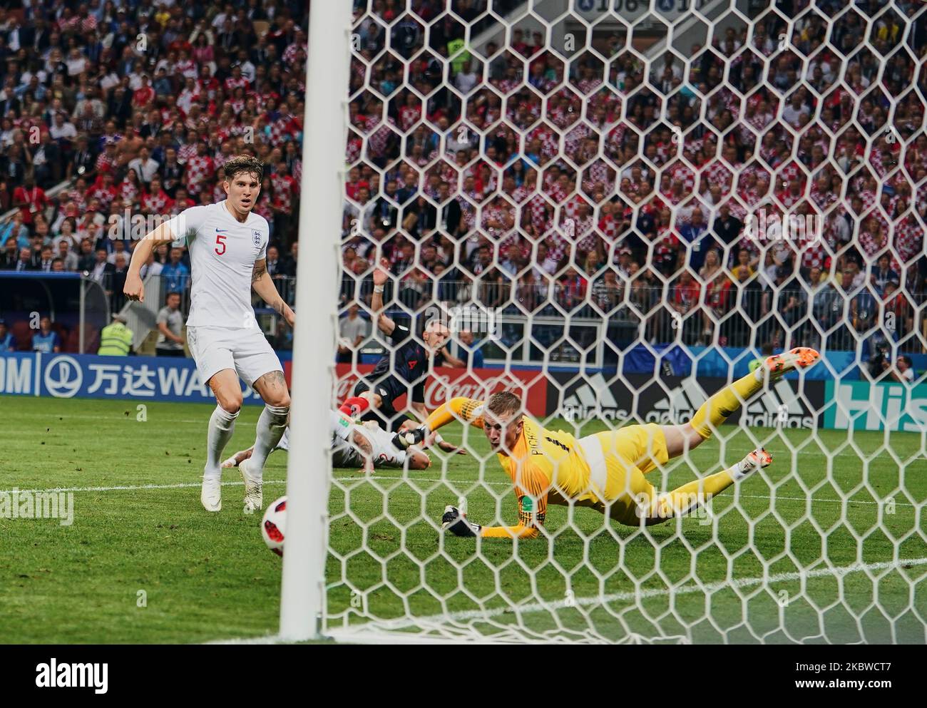 Ivan Perisic of Croatia shooting on goal during the FIFA World Cup match England versus Croatia at Luzhniki Stadium, Moscow, Russia on July 11, 2018. (Photo by Ulrik Pedersen/NurPhoto) Stock Photo