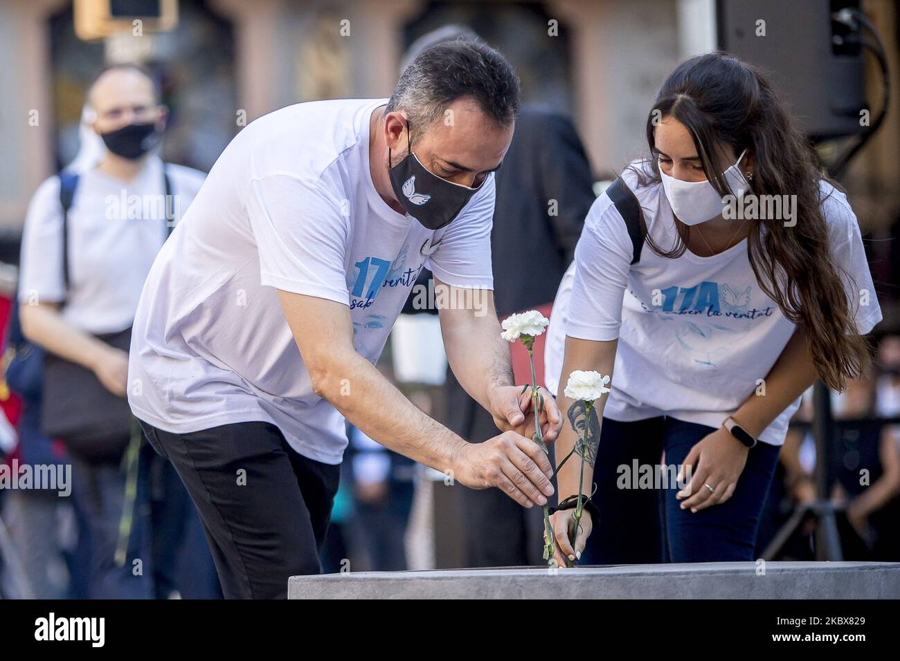 Relatives of the victims are involved in paying tribute to the victims of the jihadist attack on 17 August 2017 in the Rambles of Barcelona in the third anniversary of the atack. On 17 August 2020 in Barcelona, Catalonia, Spain. (Photo by Albert Llop/NurPhoto) Stock Photo