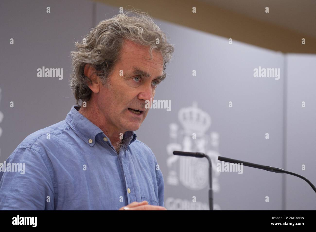 Director of Spain's Center for Coordination of Health Alerts and Emergencies (CCAES), Fernando Simon, durante a press conference in Madrid, Spain, to inform about the coronavirus pandemic in the country, in Madrid, 17 August 2020. Spain is registering a rise in coronavirus cases as Authorities increase measures in an attempt to refrain the pandemic. (Photo by Oscar Gonzalez/NurPhoto) Stock Photo