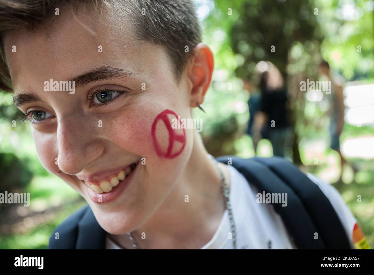 Male gay face facial hi-res stock photography and images - Alamy