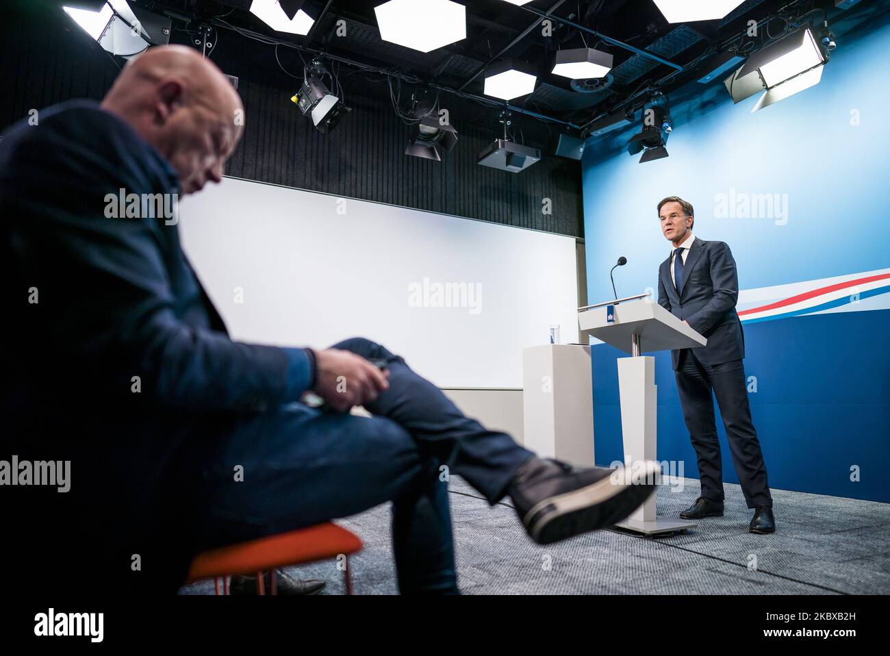 2022-11-04 16:31:47 THE HAGUE - Prime Minister Mark Rutte addresses the ...