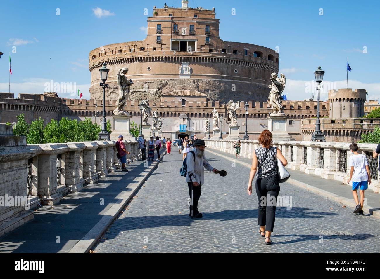 High temperatures and covid19 empty the streets of the center of Rome ...