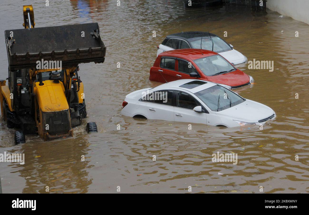 Flood Waters Of Mahanadi River Flows Downwards After Barrage Gates Open ...