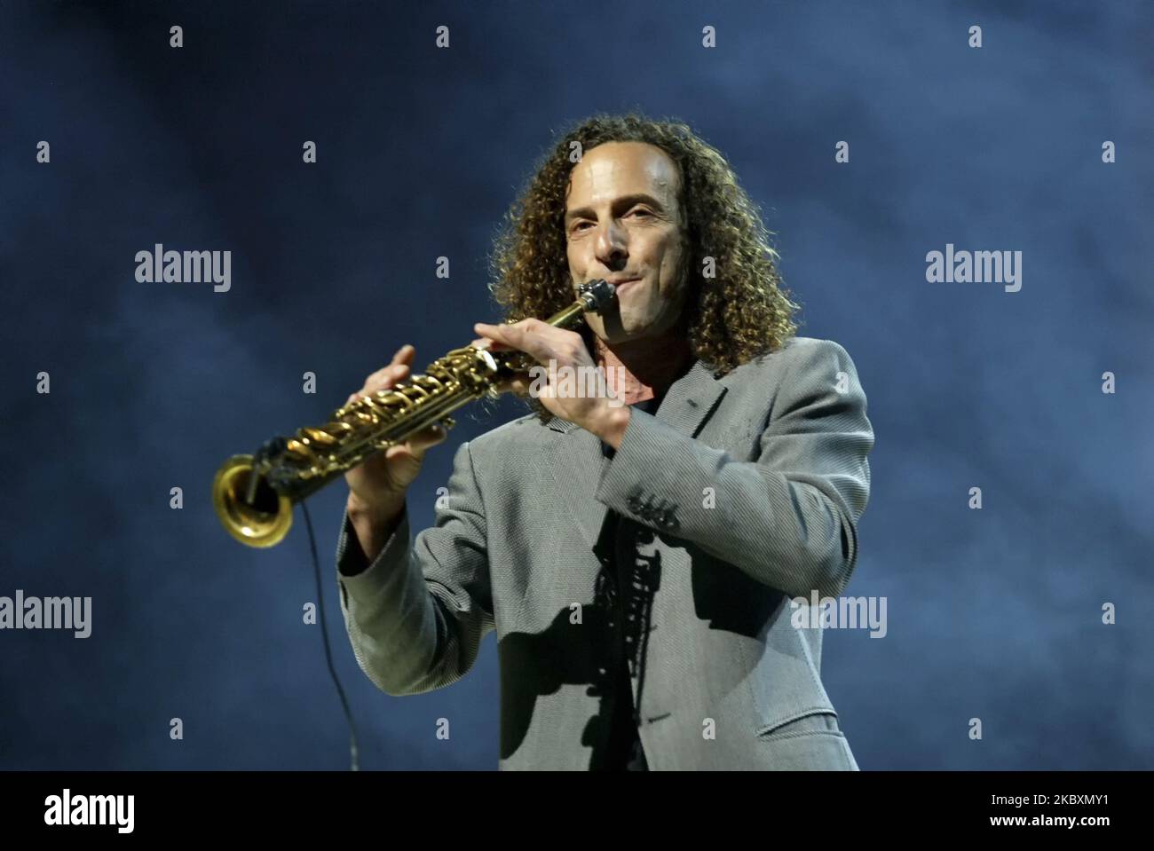 Kenny g saxophone stage alto hi-res stock photography and images - Alamy