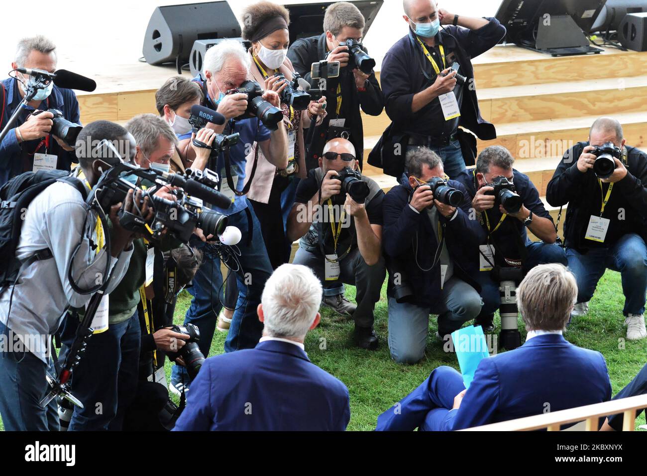 Many reporters at the arrival of Francois Baroin 'President of French Mayors Associaction' at the meeting of French employers' association Medef themed 'The Renaissance of French Companies' on August 27, 2020, in Paris, France. (Photo by Daniel Pier/NurPhoto) Stock Photo