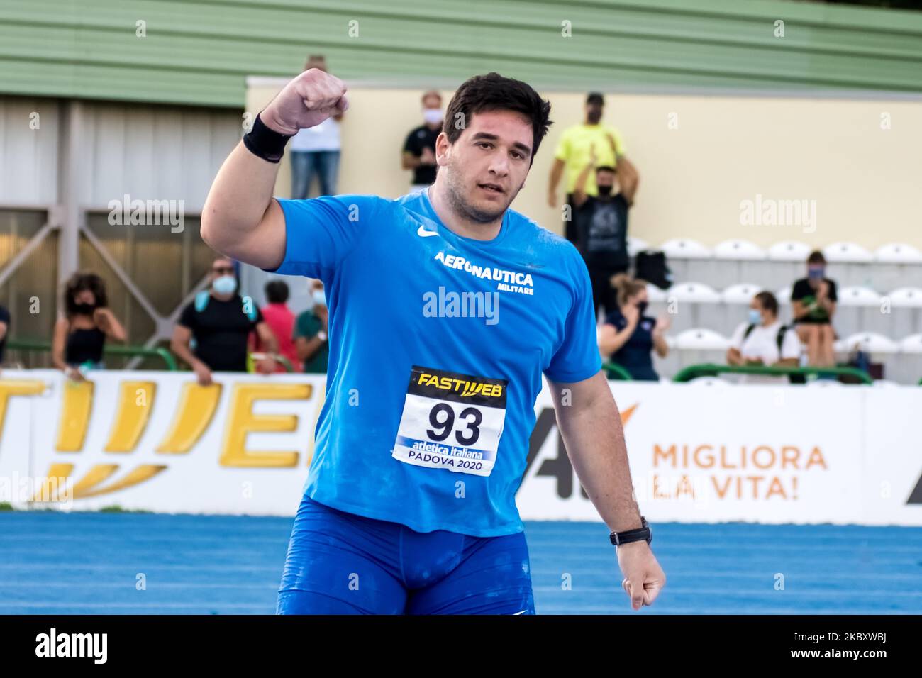 Leonardo Fabbri rejoices after throwing 21.99 meters in the Shot Put