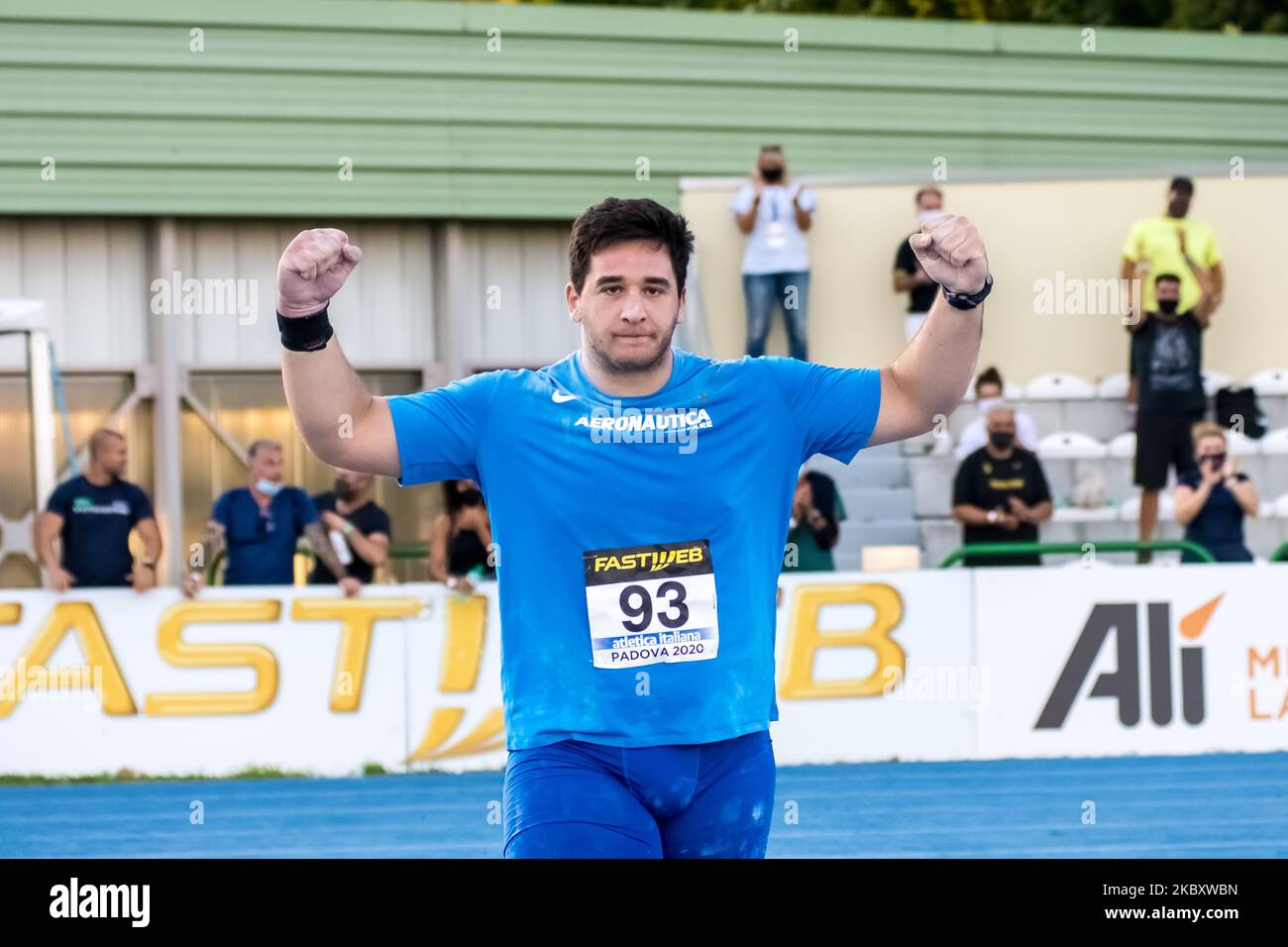 Leonardo Fabbri rejoices after throwing 21.99 meters in the Shot Put