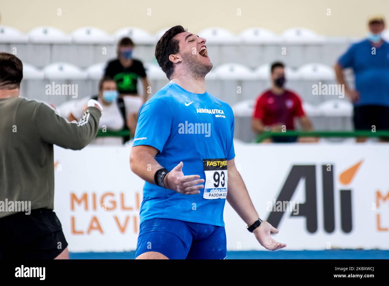 Leonardo Fabbri rejoices after throwing 21.99 meters in the Shot Put