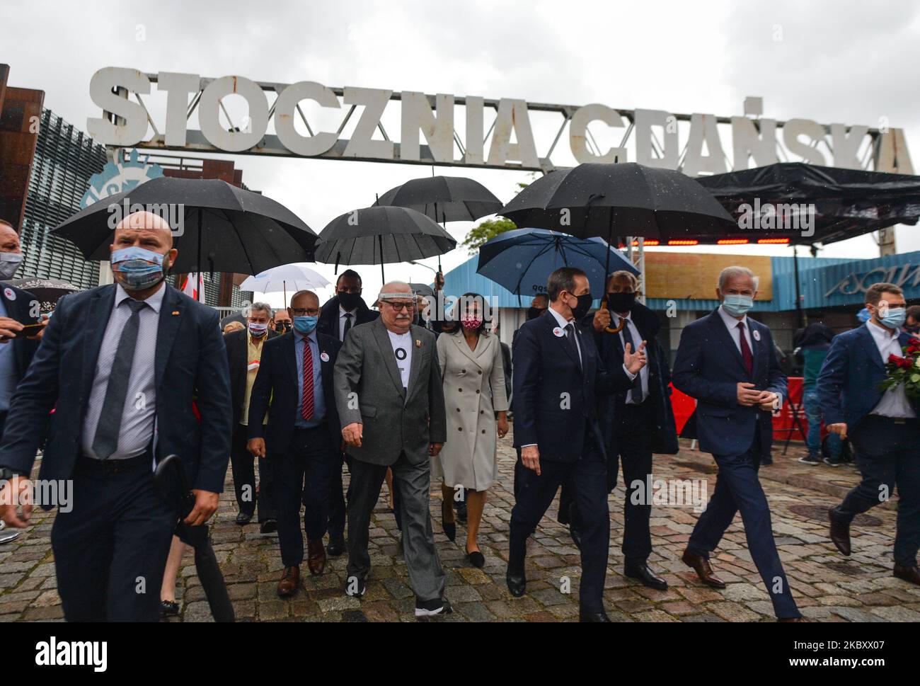 lech-walesa-center-left-co-founder-and-former-head-of-solidarity