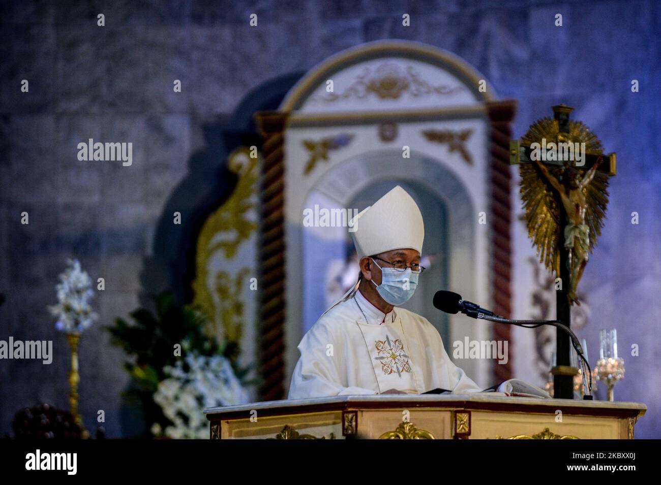 A mass for frontliners is celebrated in commemoration of National Heroes Day at a parish in Mandaluyong City, Metro Manila, Philippines on August 31, 2020.(Photo by Lisa Marie David/NurPhoto) Stock Photo