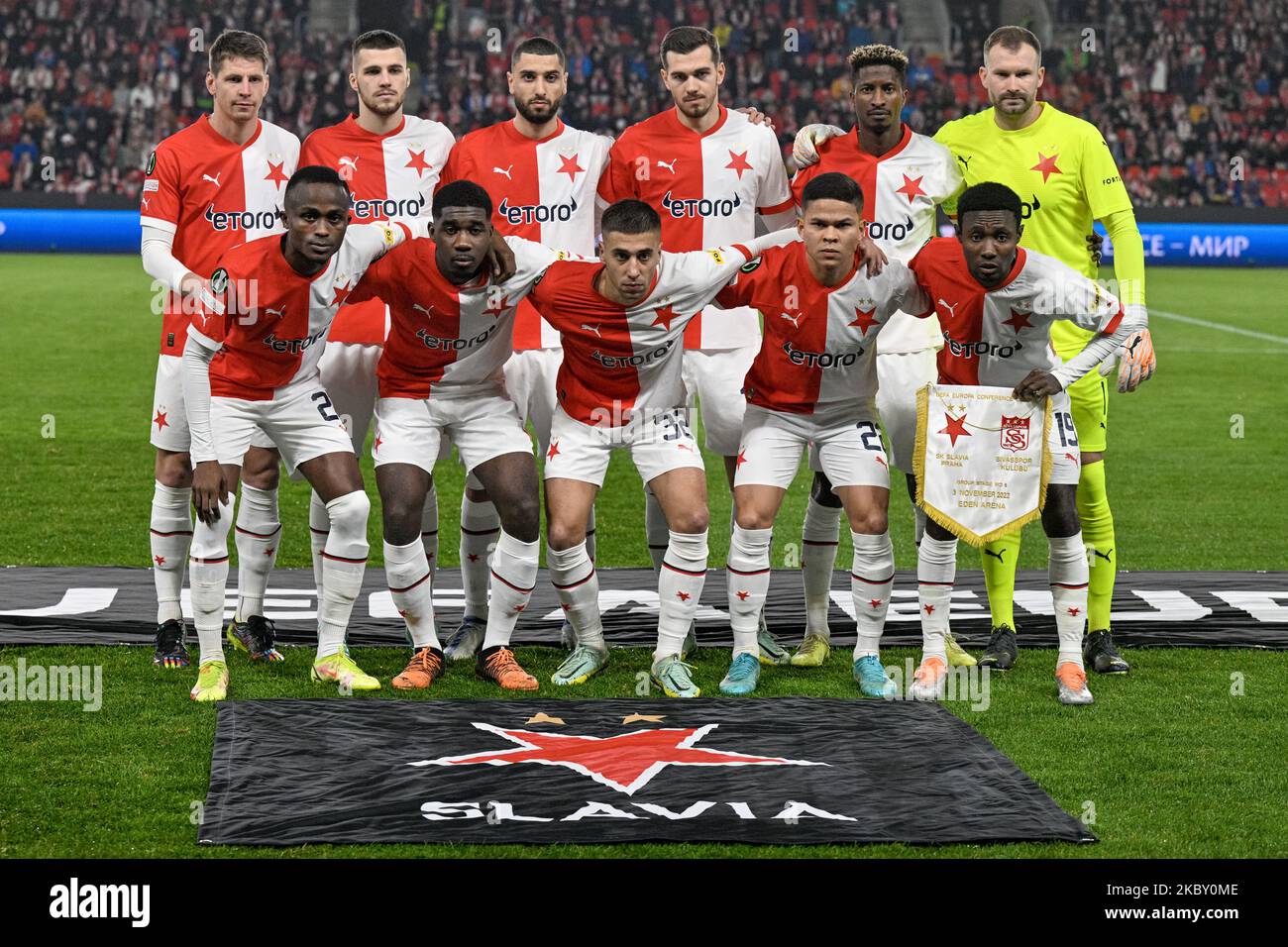 Prague, Czech Republic. 02nd Nov, 2017. Soccer Team of SK Slavia Praha pose  for photographer prior to the UEFA European Soccer League group A 4th round  match between Villarreal and Slavia Prague