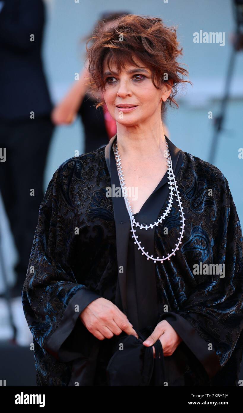Laura Morante poses on the red carpet during the 77th Venice Film Festival on September 02, 2020 in Venice, Italy. (Photo by Matteo Chinellato/NurPhoto) Stock Photo