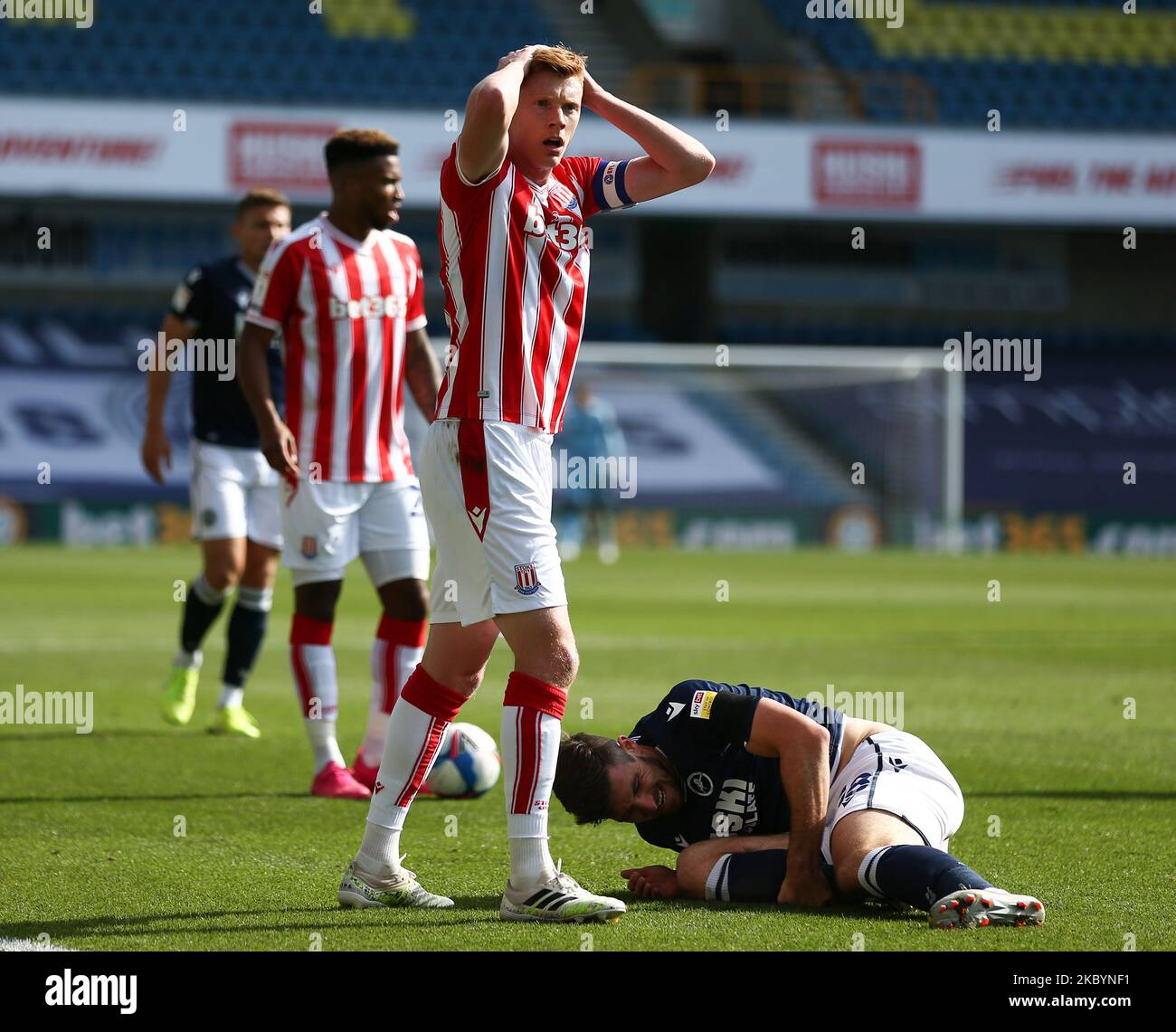 Stoke city team group hi res stock photography and images Alamy