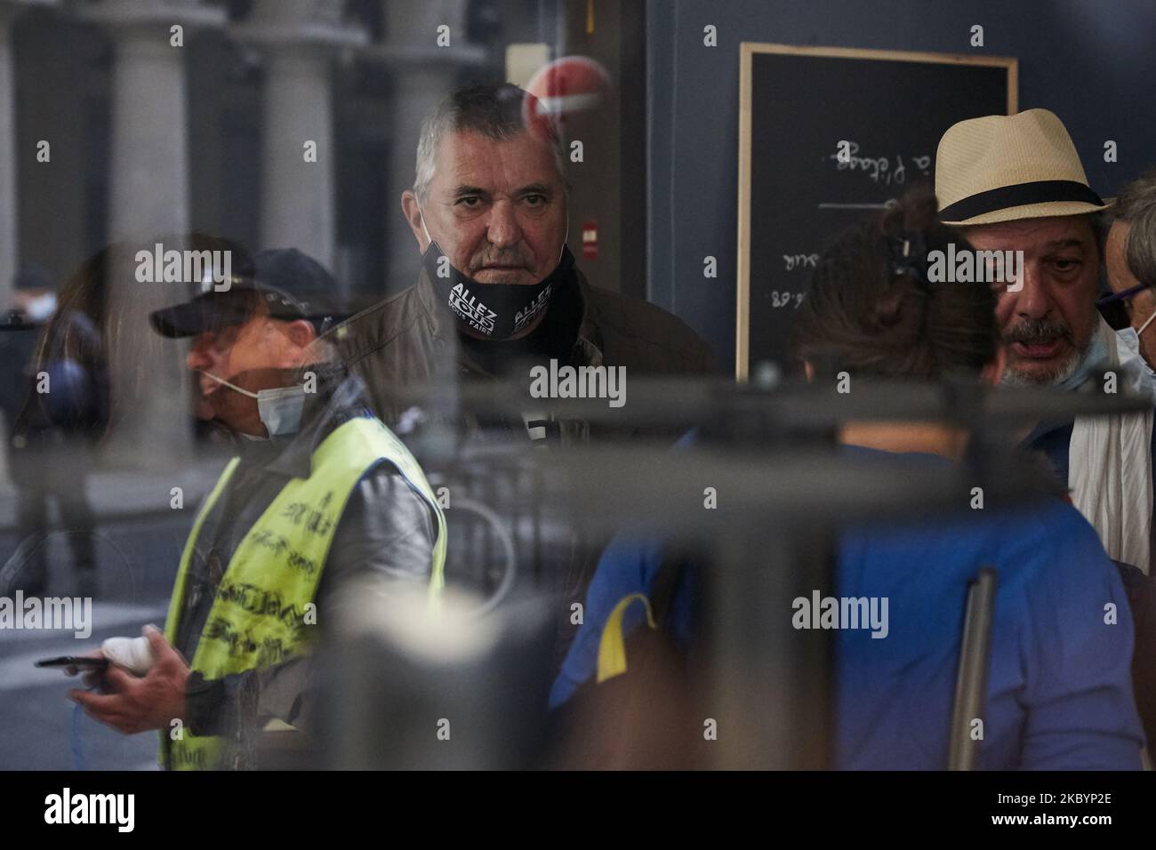The humorist Jean-Marie Bigard hiding in a pub before to be exfiltrated during the yellow vests protest, in Paris, France on September 12, 2020 (Photo by Adnan Farzat/NurPhoto) Stock Photo