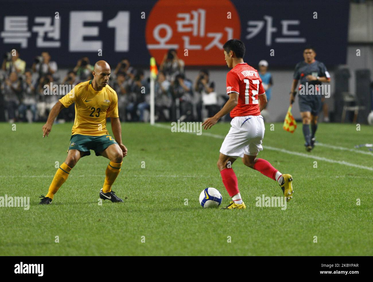 Mark Bresciano of Australia and Lee Young-Pyo of South Korea compete for the ball during the international friendly match between South Korea and the Australian Socceroos at Seoul World Cup Stadium on September 5, 2009 in Seoul, South Korea. (Photo by Seung-il Ryu/NurPhoto) Stock Photo
