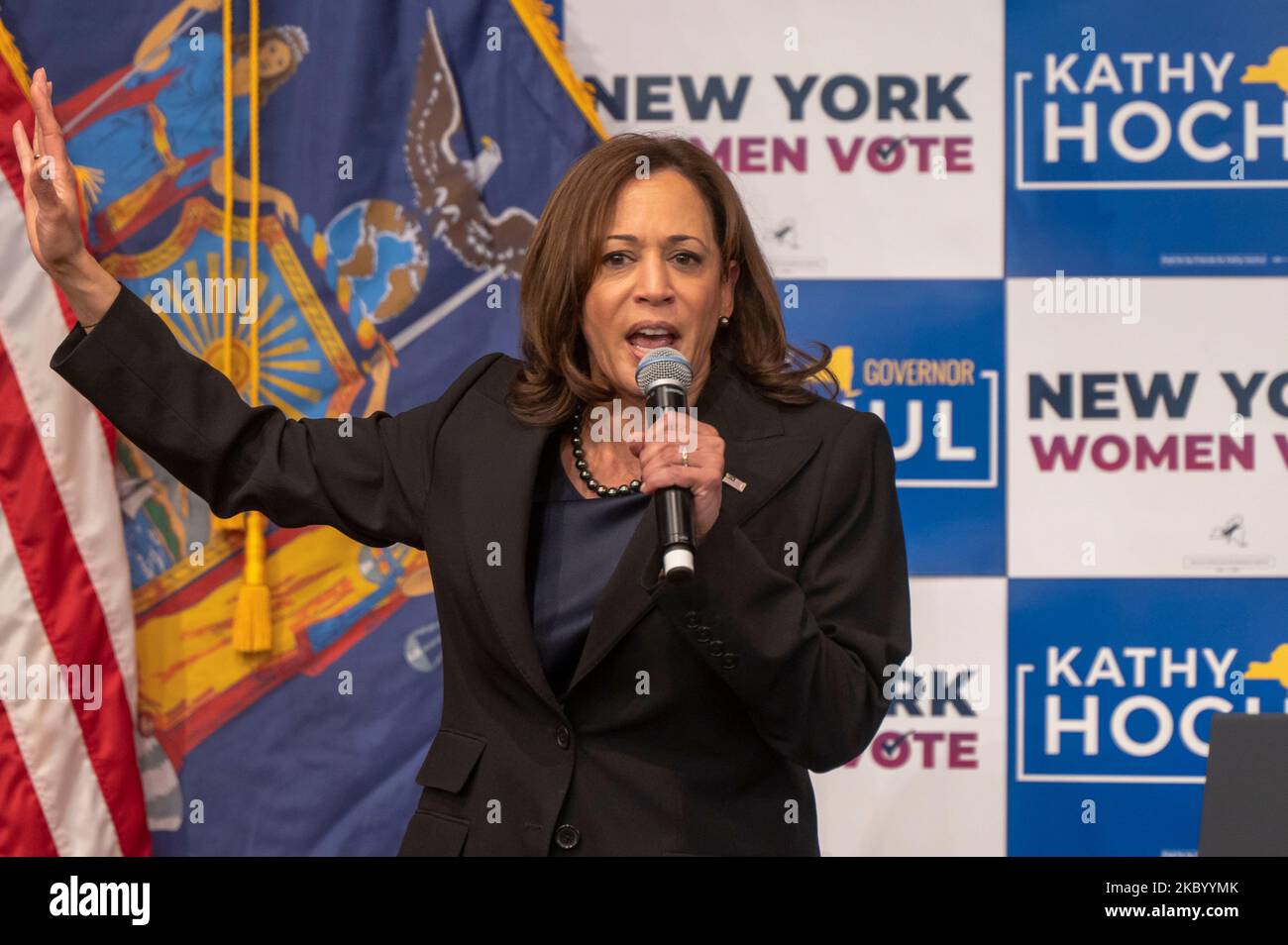 NEW YORK, NEW YORK - NOVEMBER 03: Vice President Kamala Harris speaks during a New York Women "Get Out The Vote" rally at Barnard College on November 03, 2022 in New York City. Vice President Kamala Harris and Secretary Hillary Rodham Clinton joined Gov. Kathy Hochul and Attorney General Letitia James as they campaigned at a New York Women GOTV rally with the midterm elections under a week away. Hochul holds a slim lead in the polls against Republican candidate Rep. Lee Zeldin. AG James is favored to beat Republican candidate for Attorney General Michael Henry. Stock Photo