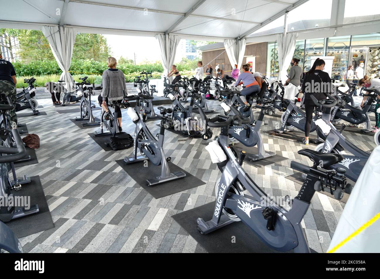Soul cycle class hi-res stock photography and images
