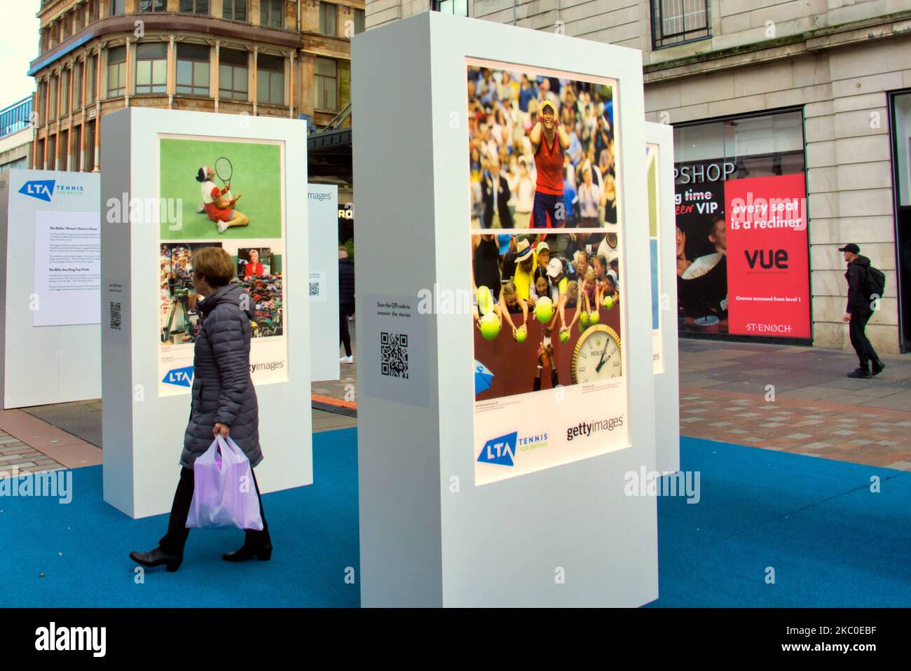 Glasgow, Scotland, UK 4th November, 2022.  Getty She  rallies women’s tennis in focus is in the city as the Billie Jean King Cup appears at the local emirates in celebration of women's tennis appeared on argyle street in the city centre much to the bemusement of shoppers in the run down shopping area. Credit Gerard Ferry/Alamy Live News Stock Photo