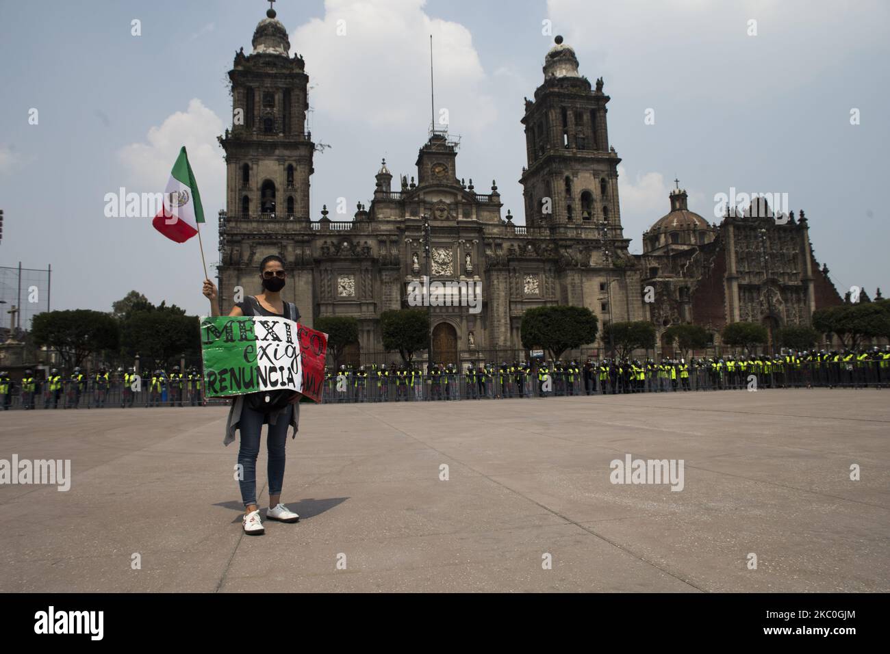 Members of the National Anti-Andres Manuel Lopez Obrador Front (FRENAAA), which demands the resignation of the president of Mexico, entered to the Mexico City's main square where they installed some camping houses as a protest, on September 23, 2020 in Mexico City, Mexico. (Photo by Cristian Leyva/NurPhoto) Stock Photo