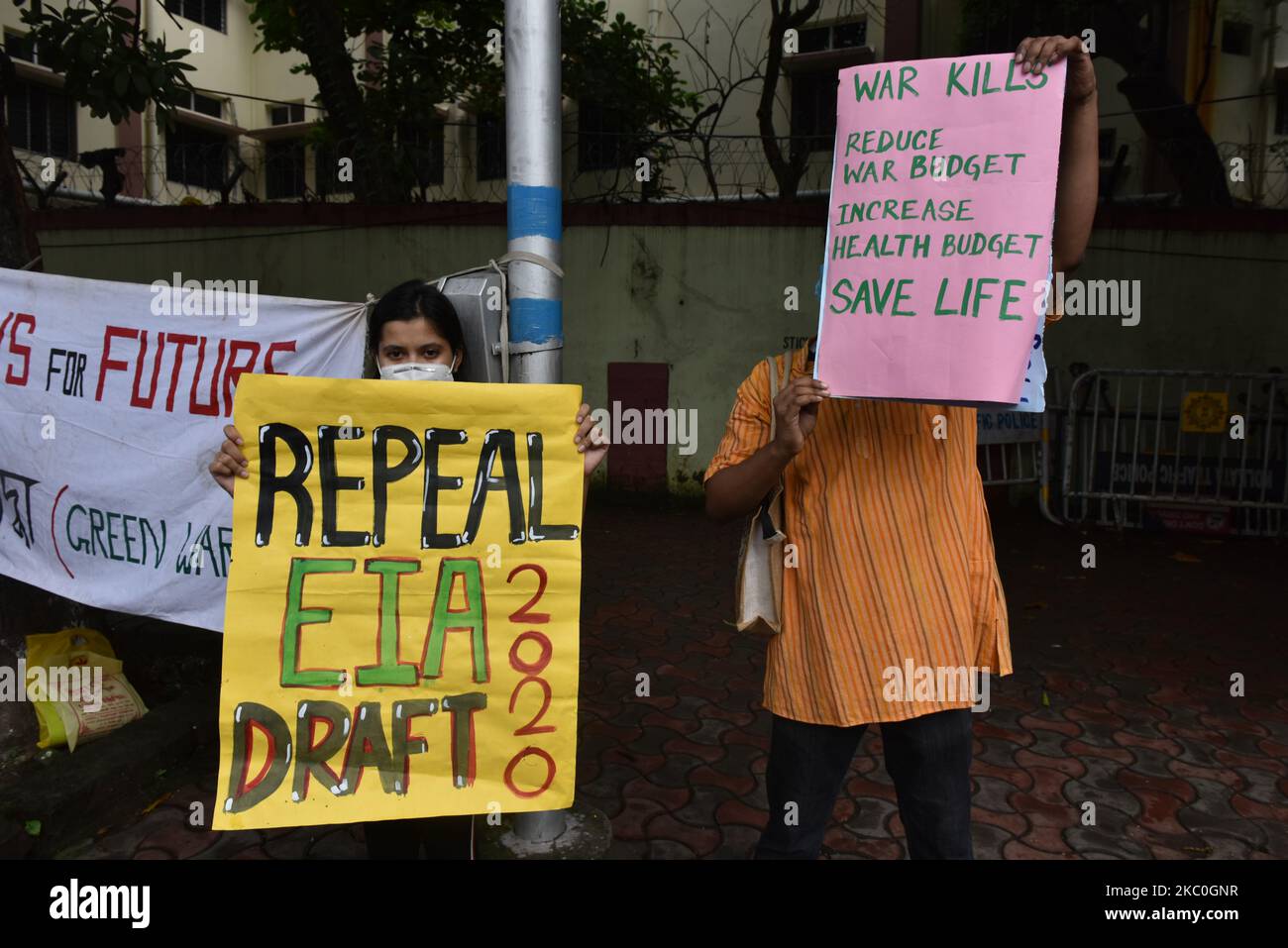 Fridays for Future a global movement led by climate activist Greta Thunberg calls for a global climate action day on 25th September 2020 in Kolkata, India for demonstrations and manifestations will take place all across the globe. Today the Fridays for Future, West Bengal organized an awareness program demonstrating the global climate change impact and also protested against the Environment Impact Assessment (EIA) 2020 and recently passed FARM BILL 2020 by the Parliament of India. (Photo by Sukhomoy Sen/NurPhoto) Stock Photo