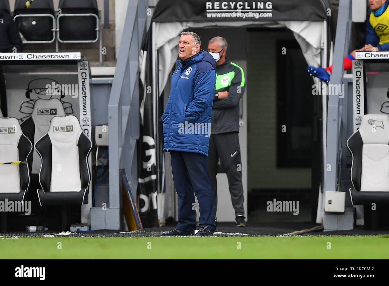 Tony Mowbray, manager of Blackburn Rovers shouts to his players during the Sky Bet Championship match between Derby County and Blackburn Rovers at the Pride Park, DerbyDerby, England on 26th September 2020. (Photo by Jon Hobley/MI News/NurPhoto) Stock Photo