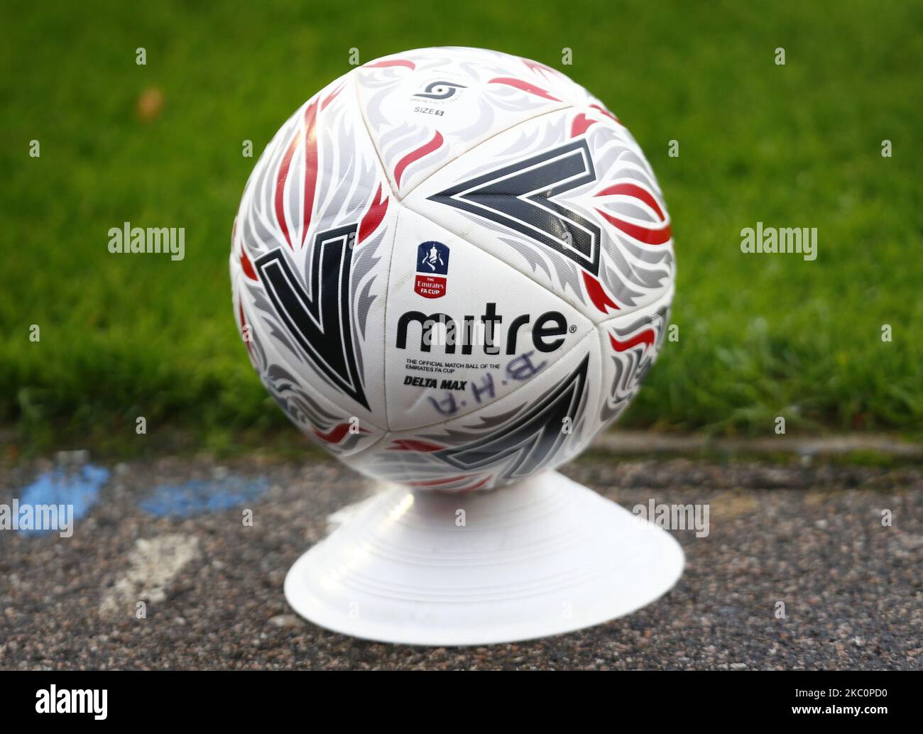 Match Ball during Vitality Women's FA Cup match between Brighton and Hove Albion Women and Birmingham City Women at Broadfield Stadium on September 27 , 2020 in Crawley, England (Photo by Action Foto Sport/NurPhoto) Stock Photo