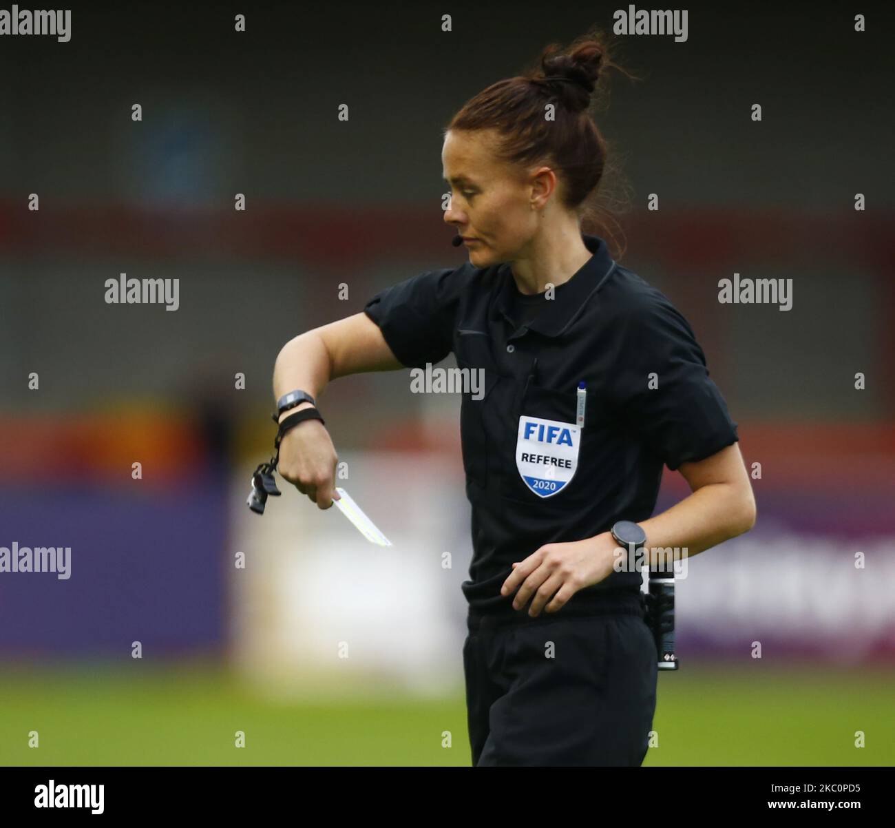 Referee: Rebecca Welch during Vitality Women's FA Cup match between Brighton and Hove Albion Women and Birmingham City Women at Broadfield Stadium on September 27 , 2020 in Crawley, England (Photo by Action Foto Sport/NurPhoto) Stock Photo