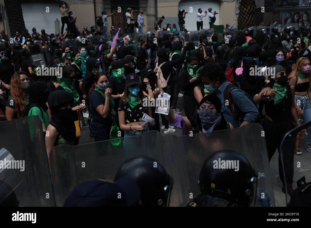 Women take part in a demonstration demanding the legalisation of abortion in the framework of the International Safe Abortion Day in Mexico City, Mexico, on September 28, 2020. (Photo by David Peinado/NurPhoto) Stock Photo