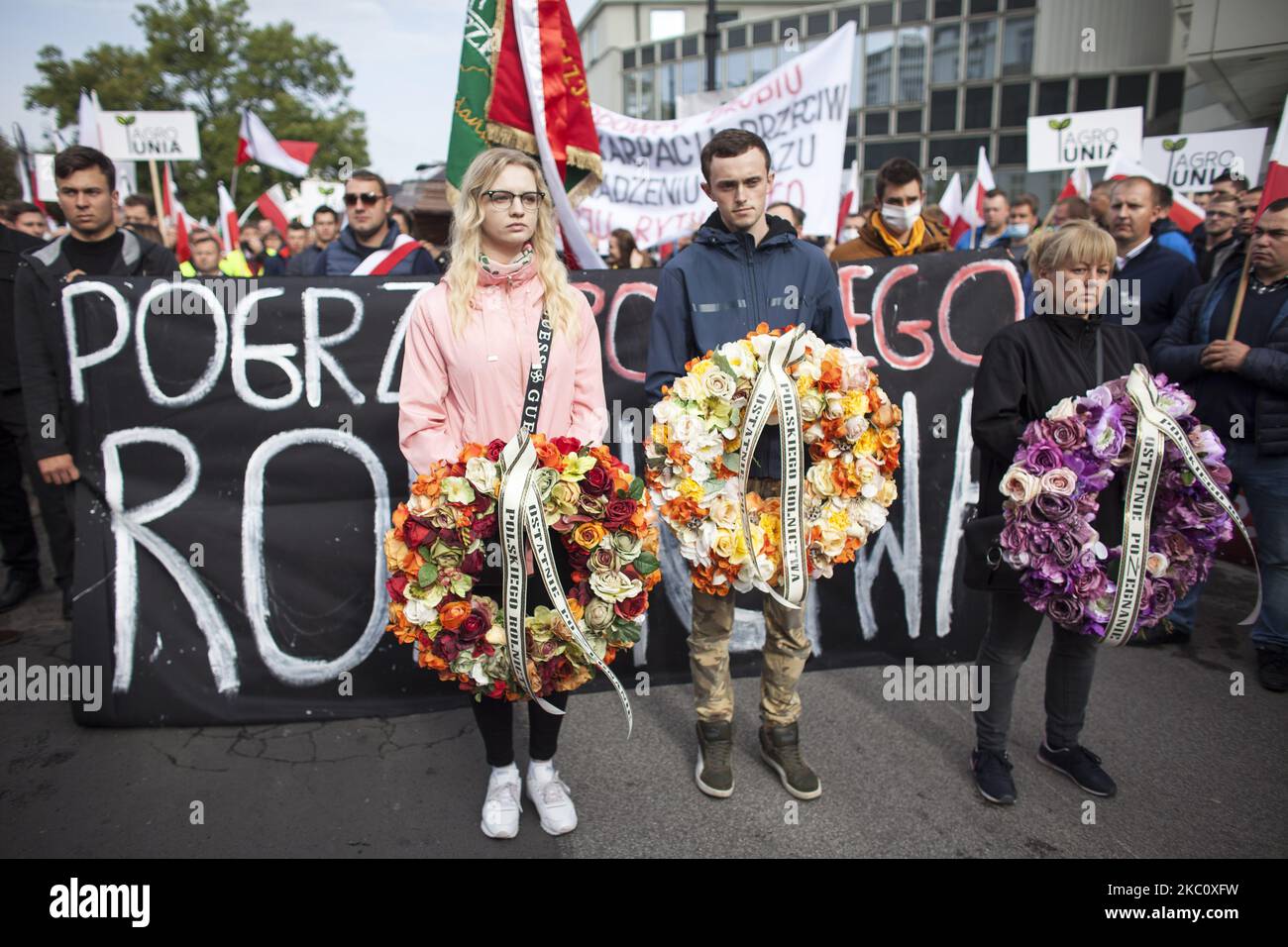 Farmers hold funeral wreaths during farmers strike against new Piatka Dla Zwierzat bill in Warsaw, Poland, on September 30, 2020. (Photo by Maciej Luczniewski/NurPhoto) Stock Photo