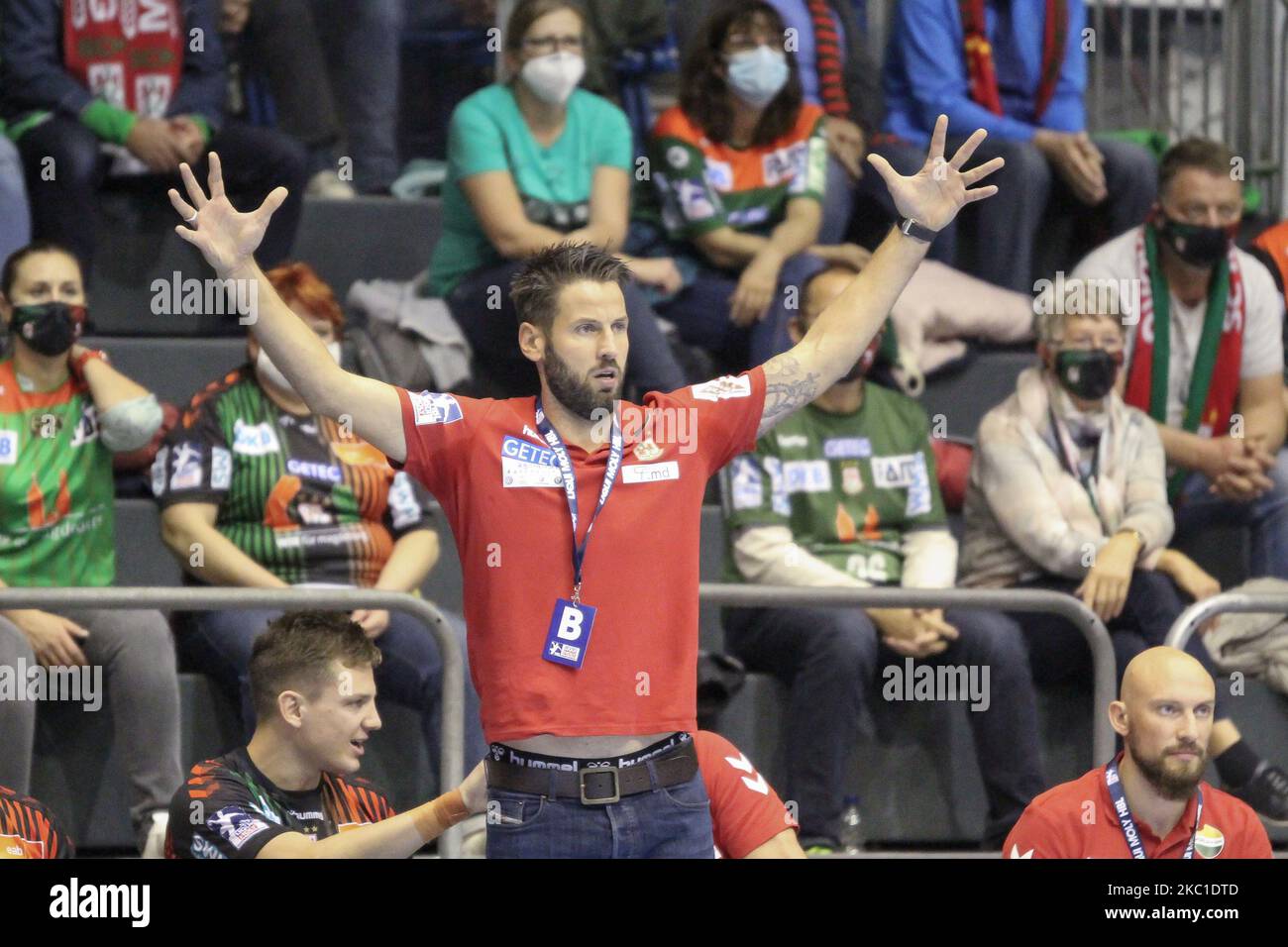 head coach Bennet Wiegert gestures of SC Magdeburgis during the LIQUI MOLY Handball-Bundesliga match between SC Magdeburg and Frisch auf Goeppingen at GETEC-Arena on October 08, 2020 in Magdeburg, Germany. (Photo by Peter Niedung/NurPhoto) Stock Photo