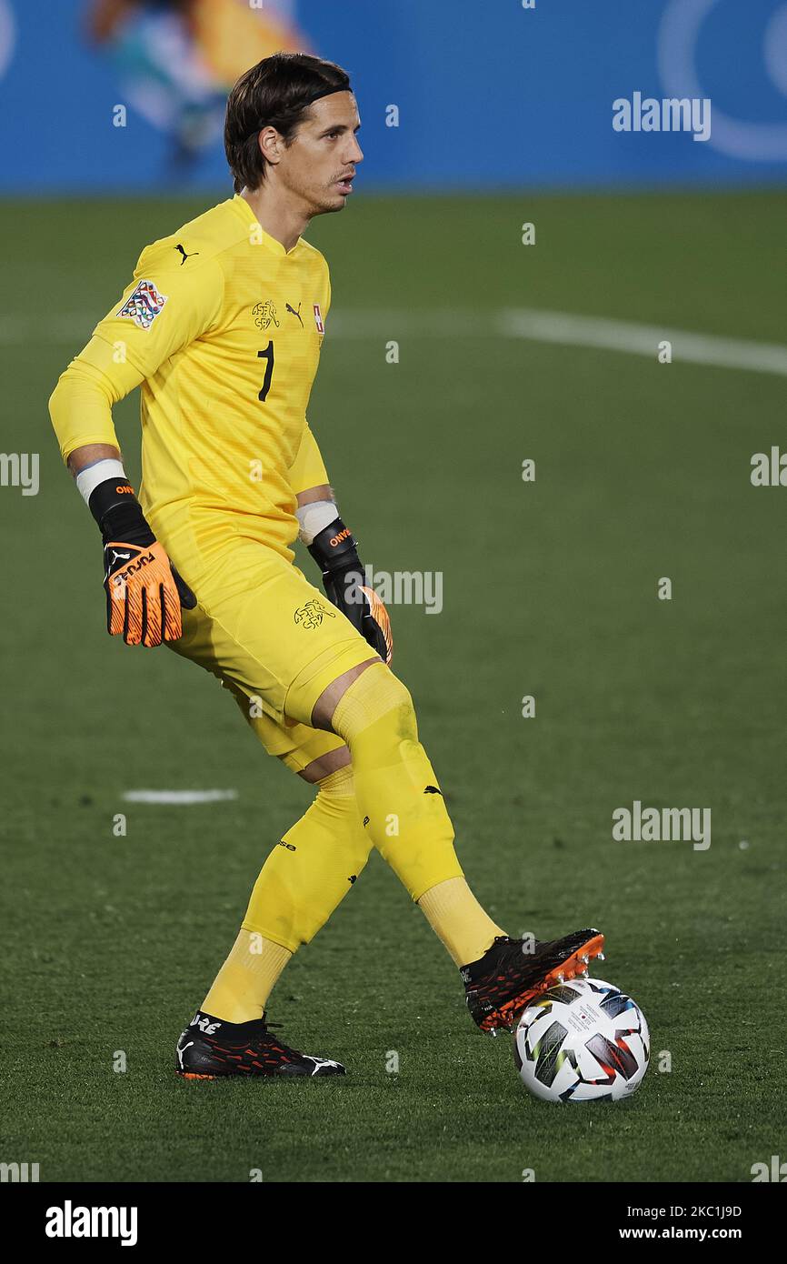 Yann Sommer (Borussia Monchengladbach) of Switzerland controls the ball during the UEFA Nations League group stage match between Spain and Switzerland at Estadio Alfredo Di Stefano on October 10, 2020 in Madrid, Spain. (Photo by Jose Breton/Pics Action/NurPhoto) Stock Photo