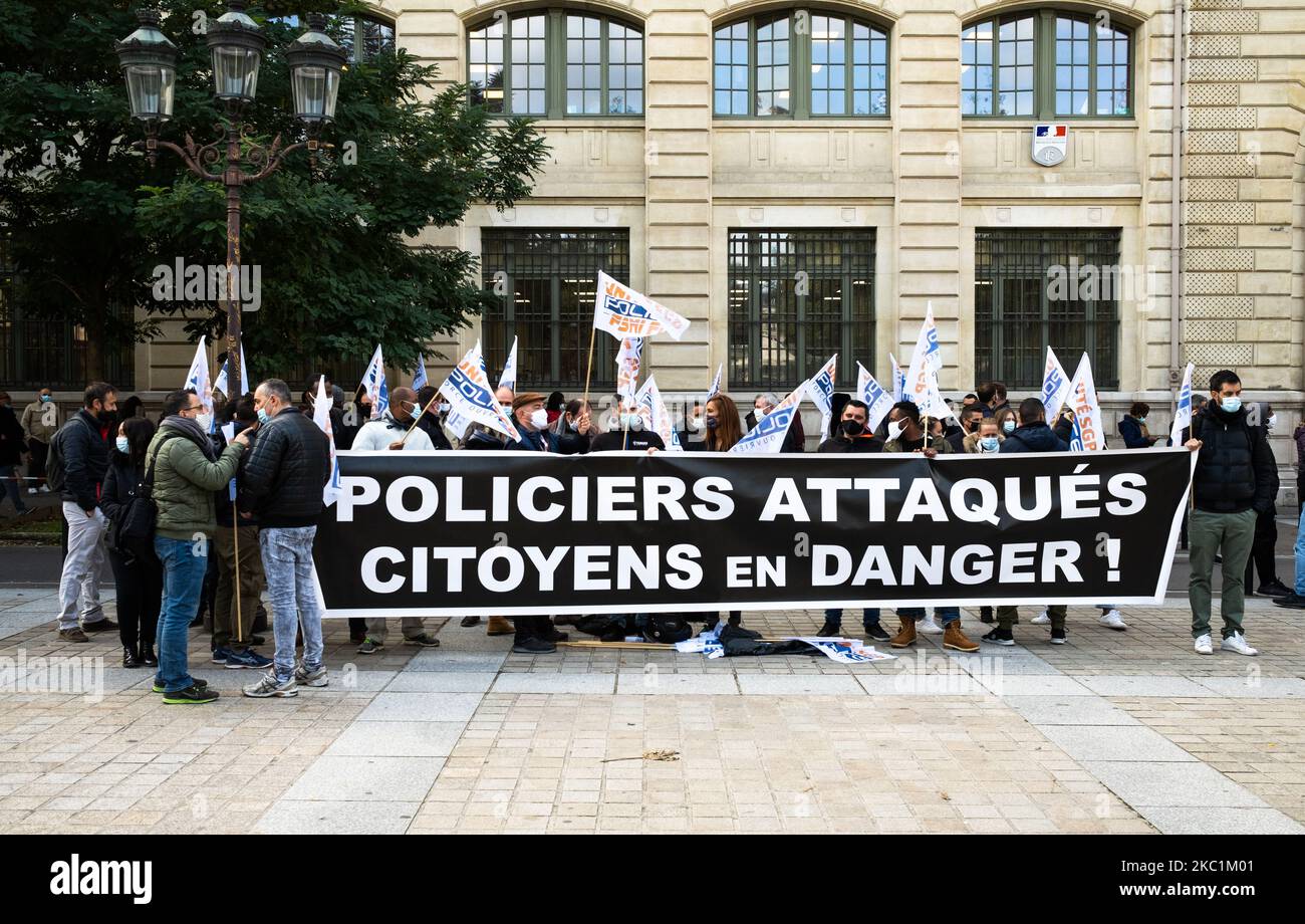 About 30 police officers were protesting in front the police headquarters, the police prefecture of Paris, France, on October 12, 2020 to show their anger two days after the attack of the police station of Champigny-sur-Marne. (Photo by Jerome Gilles/NurPhoto) Stock Photo