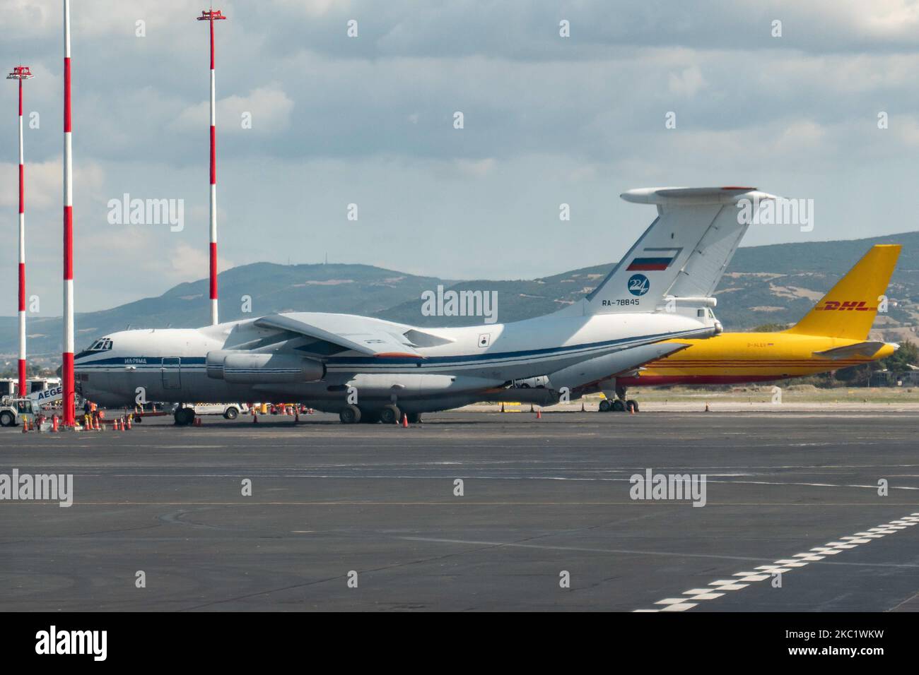 Aircraft il 76 hi-res stock photography and images - Page 9