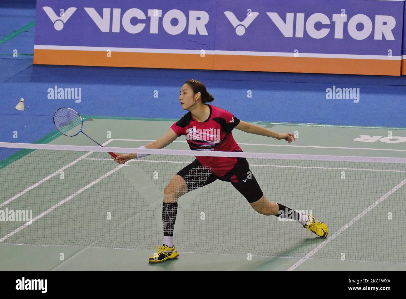 South Korea's Sung Ji Hyun play match during women's single final match against China's Wang Yihan at the Victor Korea Open Badminton final in Seoul, South Korea. South Korea's Sung Ji Hyun won the match score 2-1. (Photo by Seung-il Ryu/NurPhoto) Stock Photo