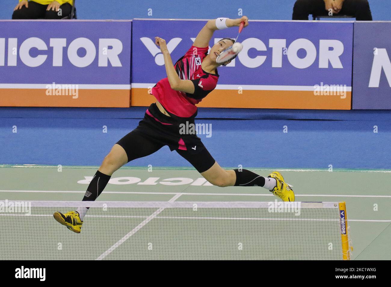 South Korea's Sung Ji Hyun play match during women's single final match against China's Wang Yihan at the Victor Korea Open Badminton final in Seoul, South Korea. South Korea's Sung Ji Hyun won the match score 2-1. (Photo by Seung-il Ryu/NurPhoto) Stock Photo