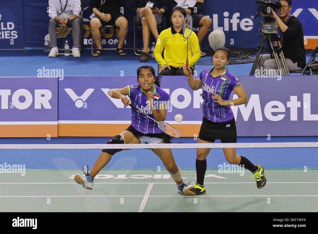 South Korea's Chang Ye Na and her teammate Lee So Hee play match during their women's double final match against Indonesia's Nitya Krishinda Maheswari and Greysia Polii at the Victor Korea Open Badminton final in Seoul, South Korea. Indonesia's Nitya and Greysia won the match score 2-0. (Photo by Seung-il Ryu/NurPhoto) Stock Photo