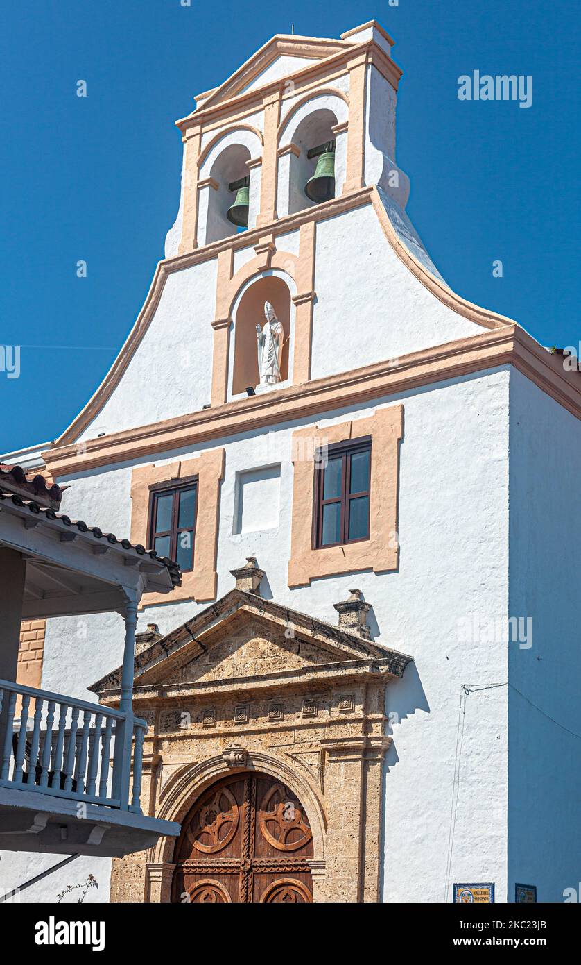 Iglesia de Santo Toribio, Calle del Sargento Mayor, Cartagena de Indias, Colombia. Stock Photo