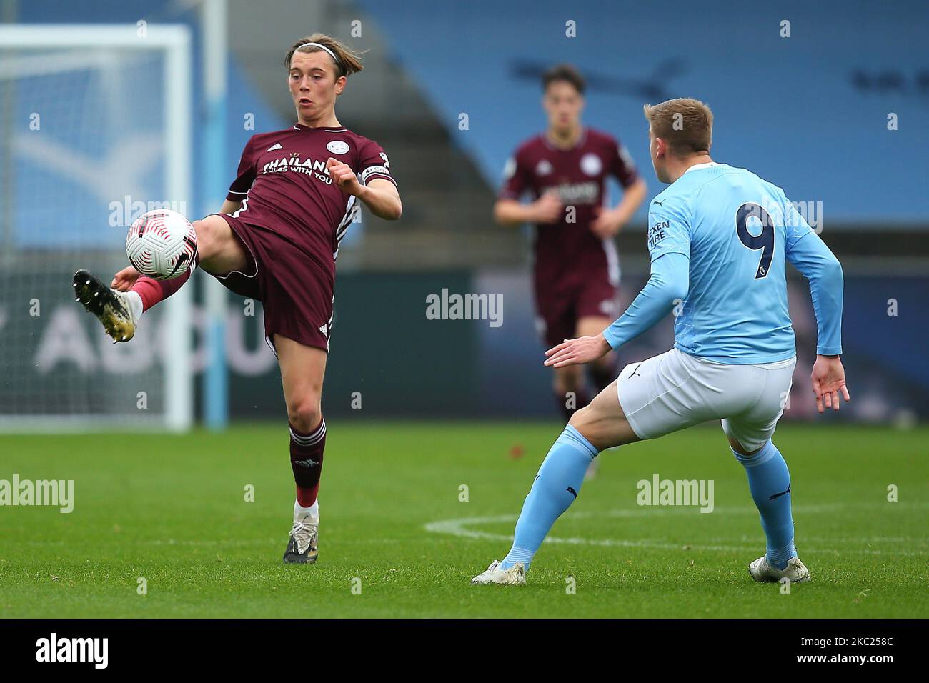 Leicesters Callum Wright & Citys Liam Delap during the Premier League 2 match between Manchester City and Leicester City at the Academy Stadium, Manchester, England on 18th October 2020. (Photo by Chris Donnelly/MI News/NurPhoto) Stock Photo