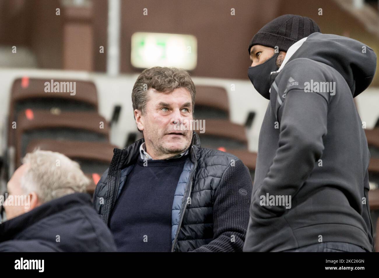 chief of sport Dieter Hecking of 1. FC Nuernberg and head coach Daniel Thioune of Hamburger SV speaks at the stand prior the Second Bundesliga match between FC St. Pauli and 1. FC Nuernberg at Millerntor-Stadion on October 19, 2020 in Hamburg, Germany. (Photo by Peter Niedung/NurPhoto) Stock Photo