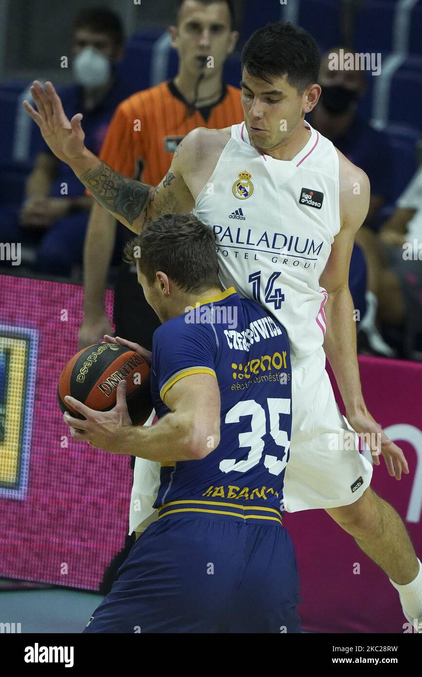 Spanish basketball league hi-res stock photography and images - Page 8 -  Alamy