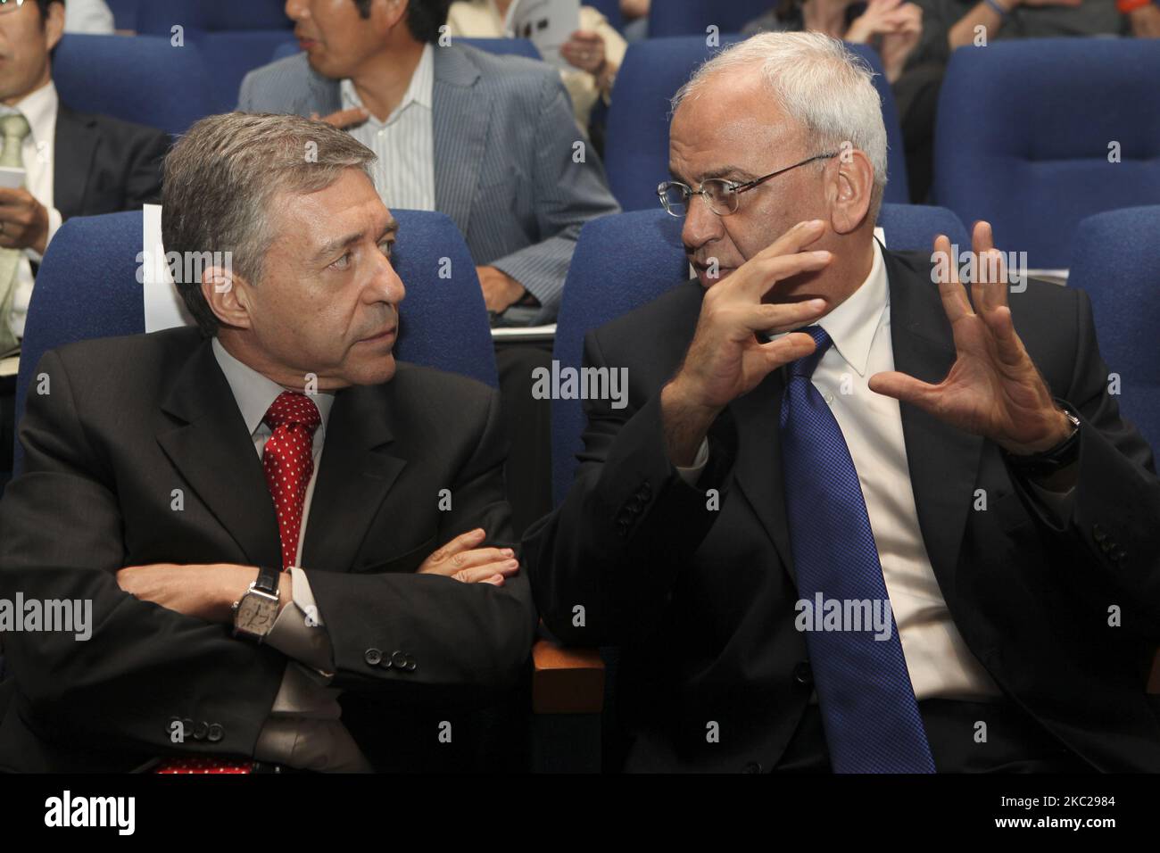 Senior Palestinian politician and diplomat and top PLO official Saeb Erekat (right) talking with former Israeli government minister Yossi Beilin at a conference organized by the Geneva Initiative organization in Tel Aviv, Israel, on 16 May, 2011. Senior Palestinian politician and diplomat and top PLO official Saeb Erekat is in critical condition with COVID-19 after he was hospitalized at Israel's Hadassah Medical Center in Jerusalem on Sunday, 18 October, 2020. (Photo by Mati Milstein/NurPhoto) Stock Photo